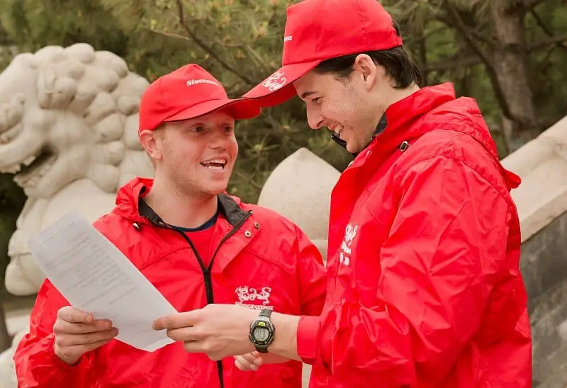 Sam and Paul in episode 5x04 of The Amazing Race Canada