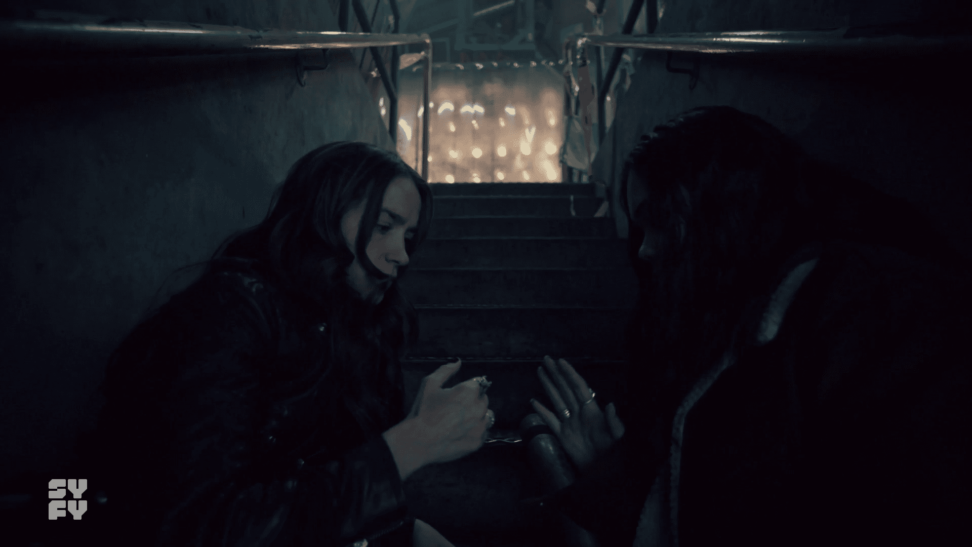 Wynonna and Rachel fail to highfive/fist bump