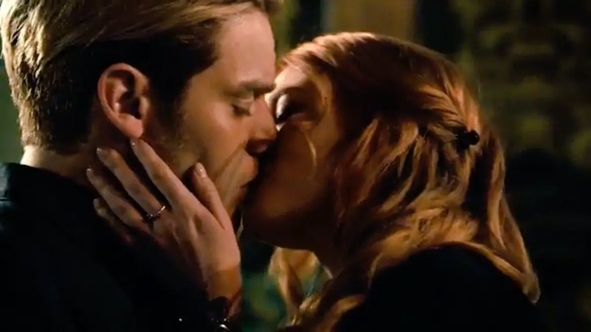 I’ll go down with this ship… Clace 5 Clace kiss