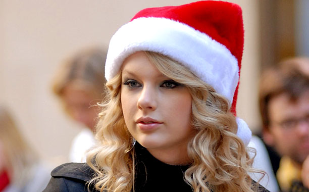This Taylor Swift Song Encapsulates Grieving A Christmas Under Covid 2
