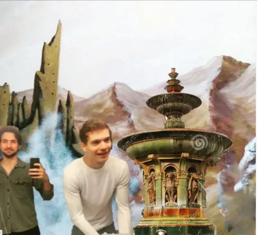 Barney Harris Delights Fans as Wheel of Time's Matrim Cauthon 5