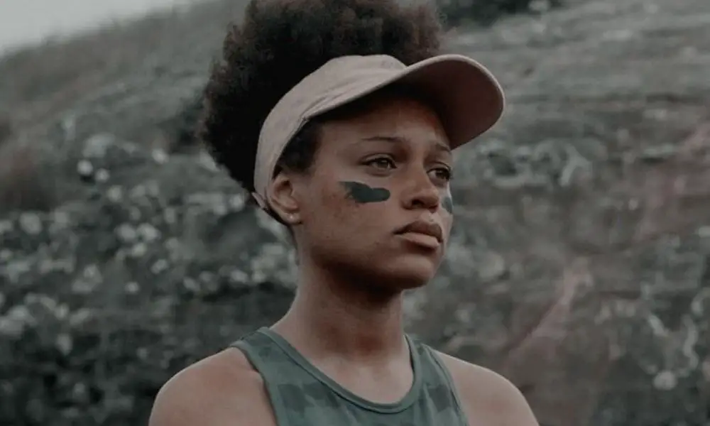 Reign Edwards as Rachel in The Wilds.