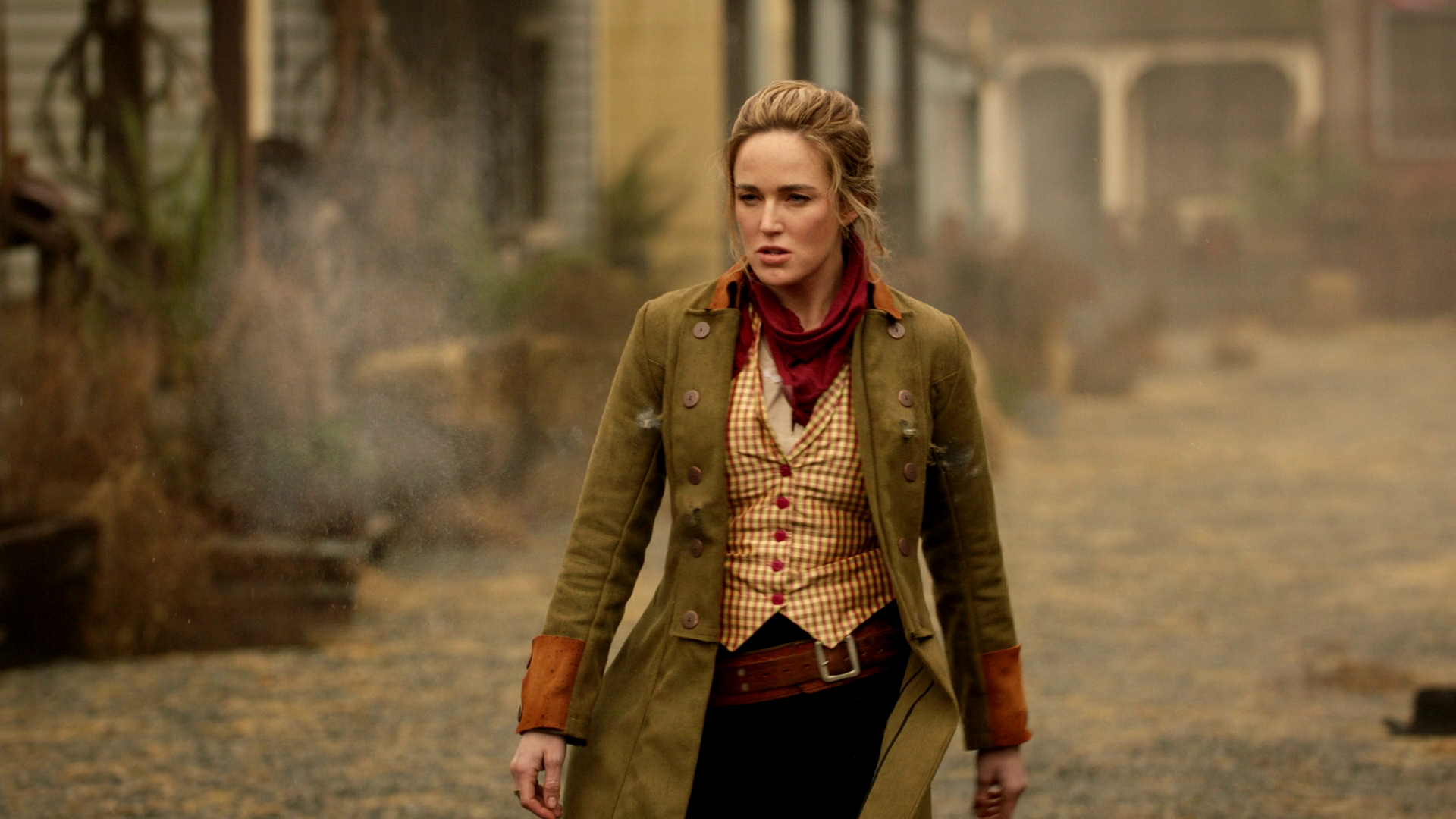 There's A Golden Fury On Legends of Tomorrow 3 Sara Lance