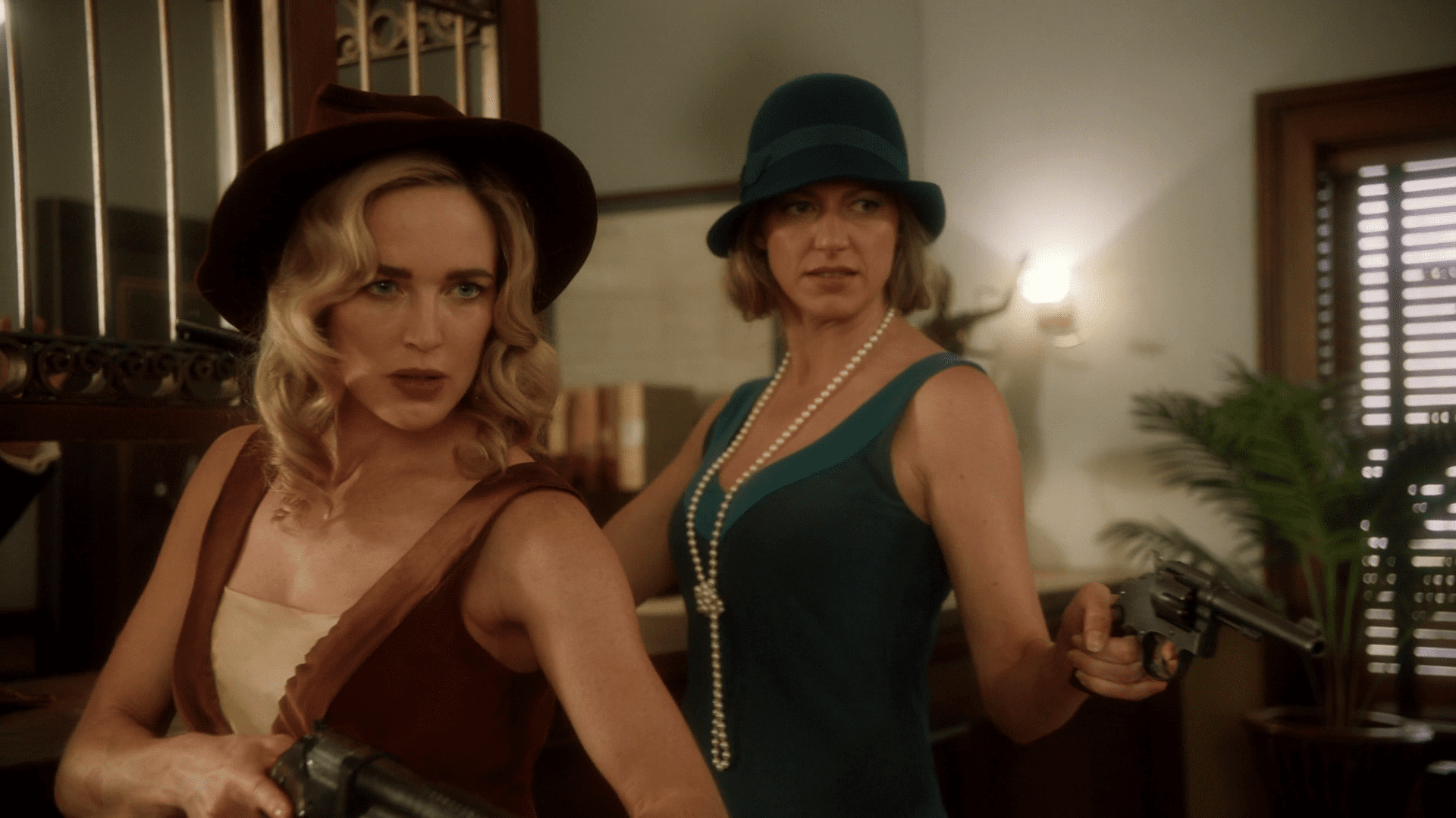 Look Out Roaring 20s Here Come 'the Bullet Blondes' 5 Sara and Ava