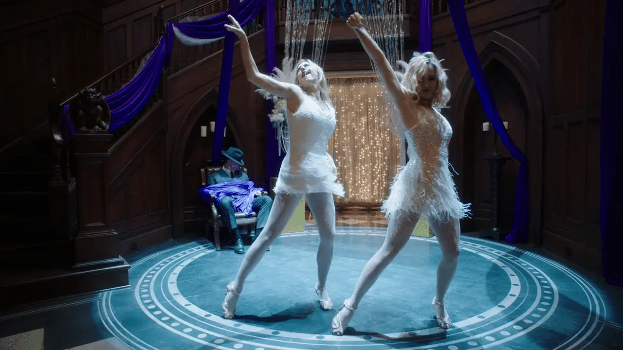 Legends of Tomorrow Dazzle with A Song and Dance 5 Ava and Sara