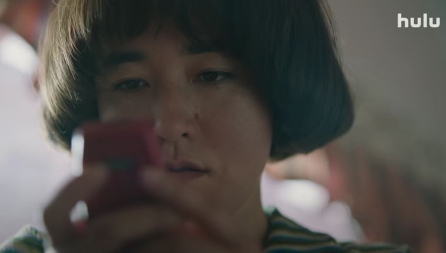 PEN15 Ends in Uncomfortable Glory 1 Maya wants a cell phone in PEN15