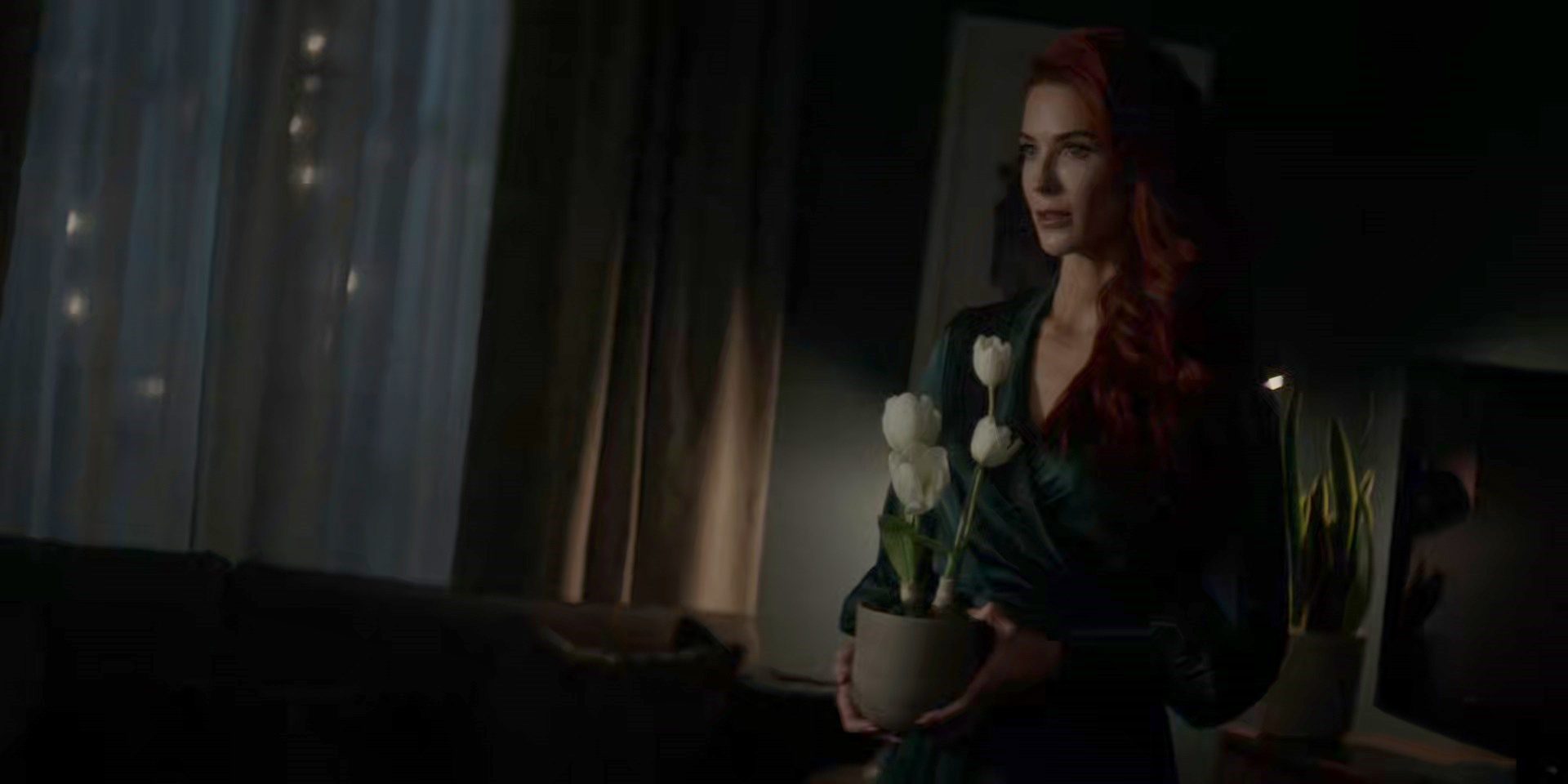 There's a Royal Flush of Trouble for Batwoman 2 Pamela Isley