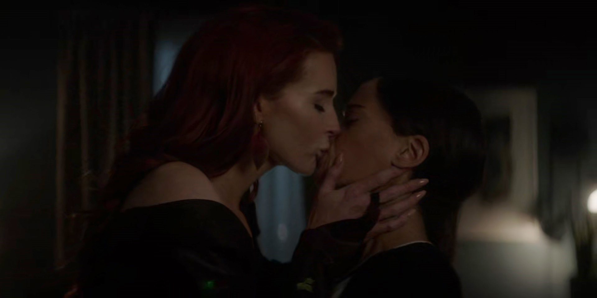 There's a Royal Flush of Trouble for Batwoman 6 Pamela and Renee
