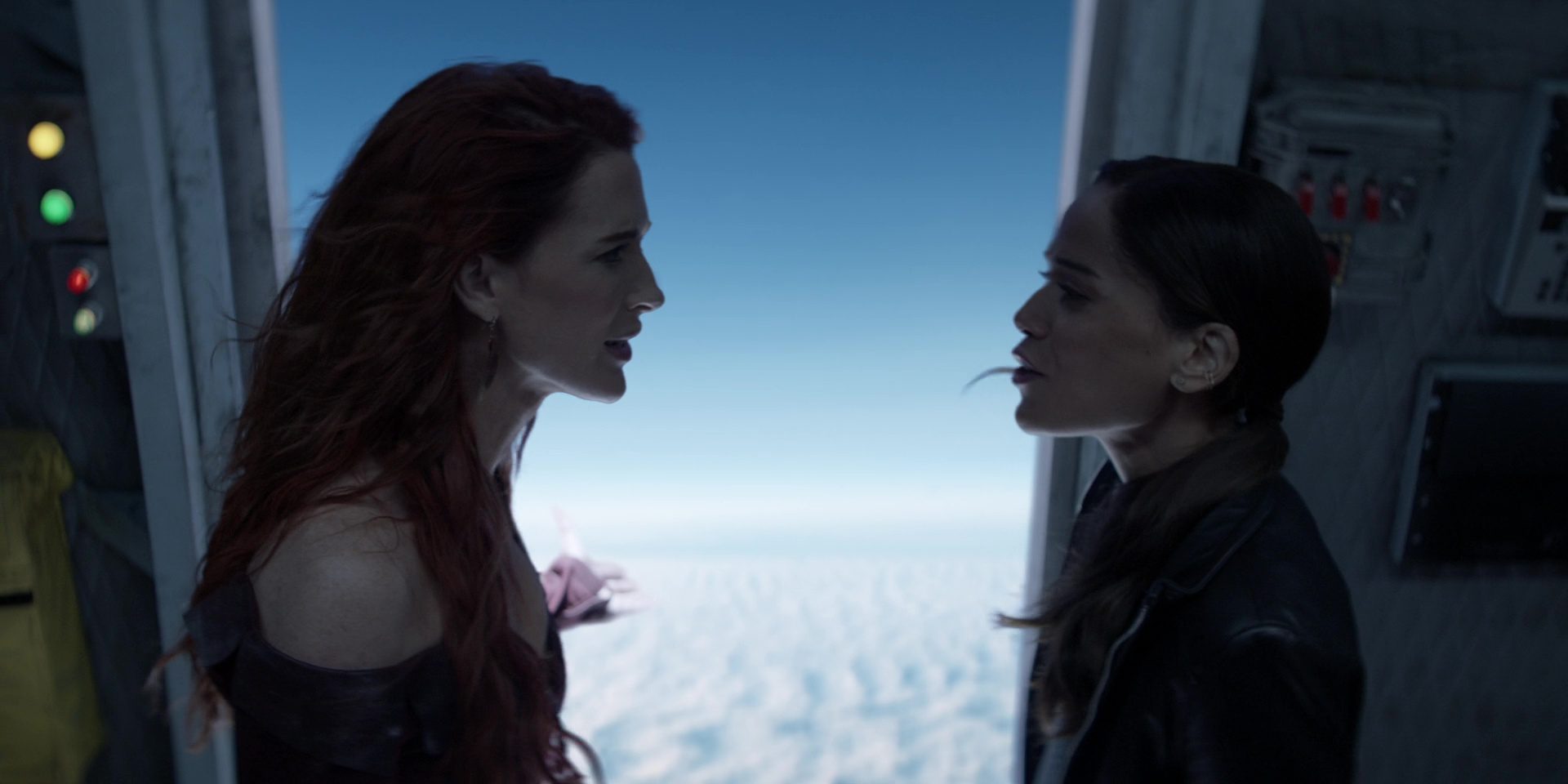 There's More Than A Dam Plan Happening On Batwoman 9 Pamela and Renee
