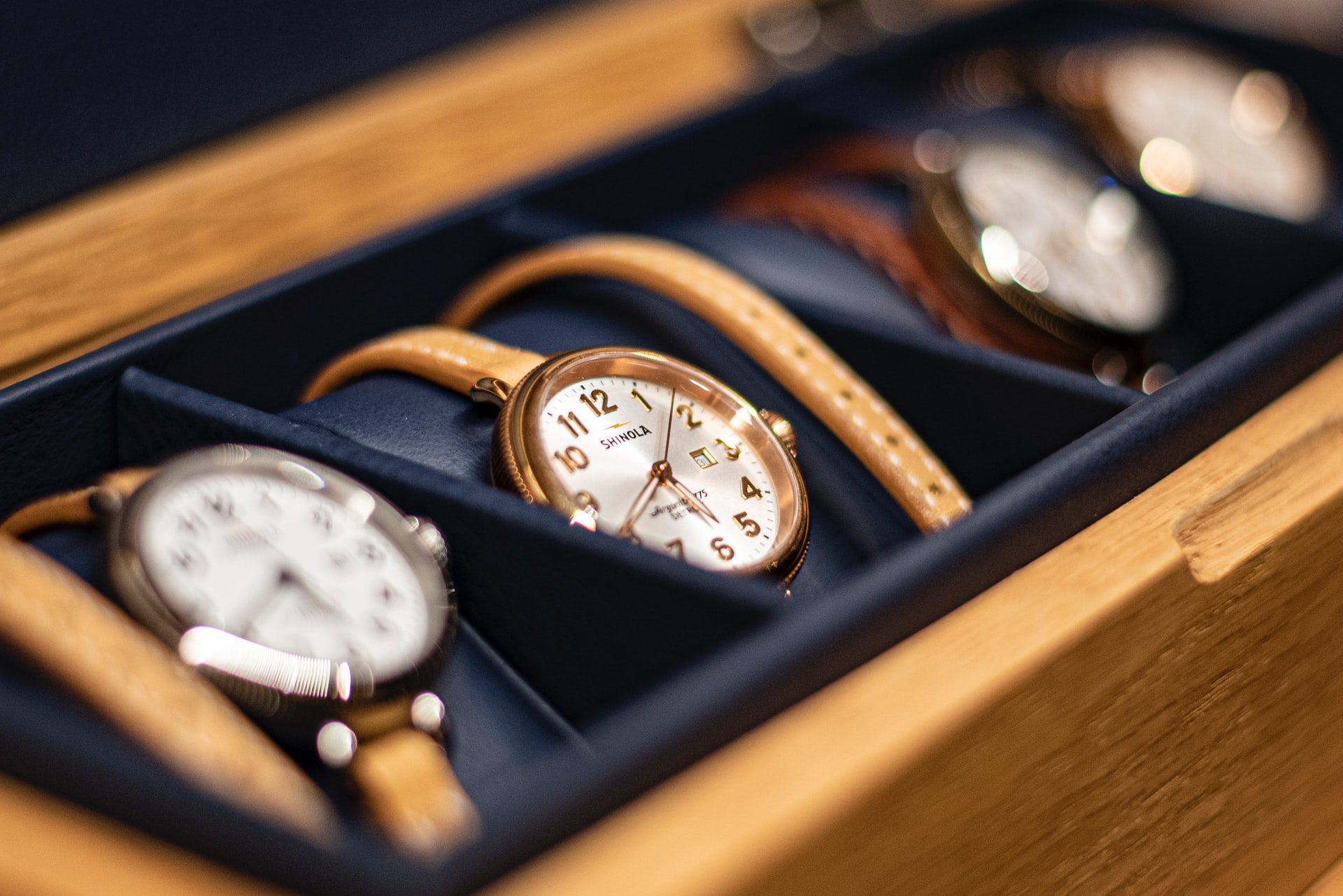 5 Best Watches For A Small Wrist To Consider 1