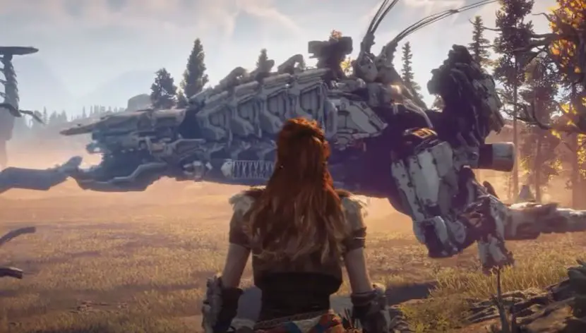 Aloy watching robots from Horizon Zero Dawn