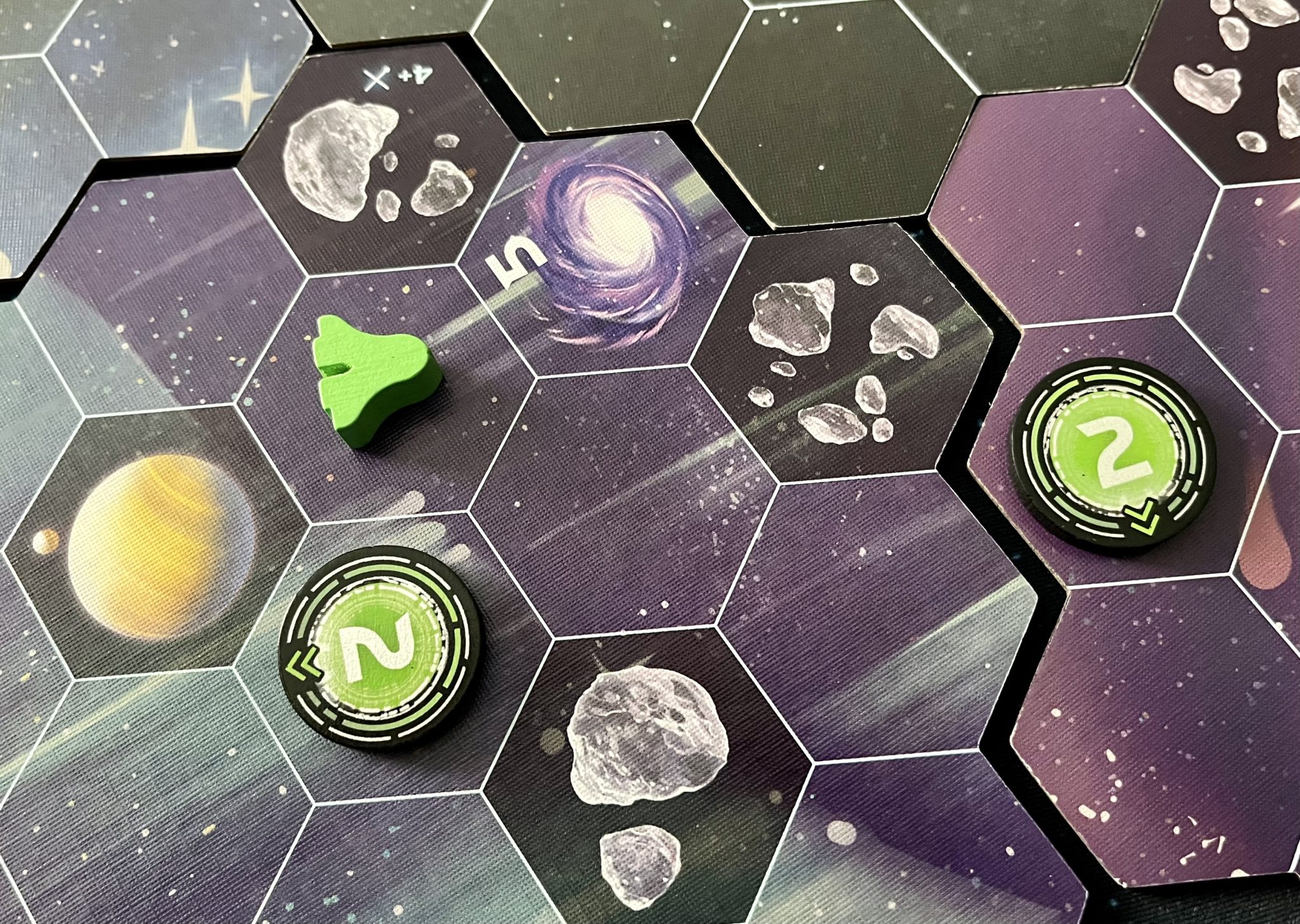 'Wormholes' Is The Best Fast-paced Network Building Game 4 wormholes green player placing wormholes