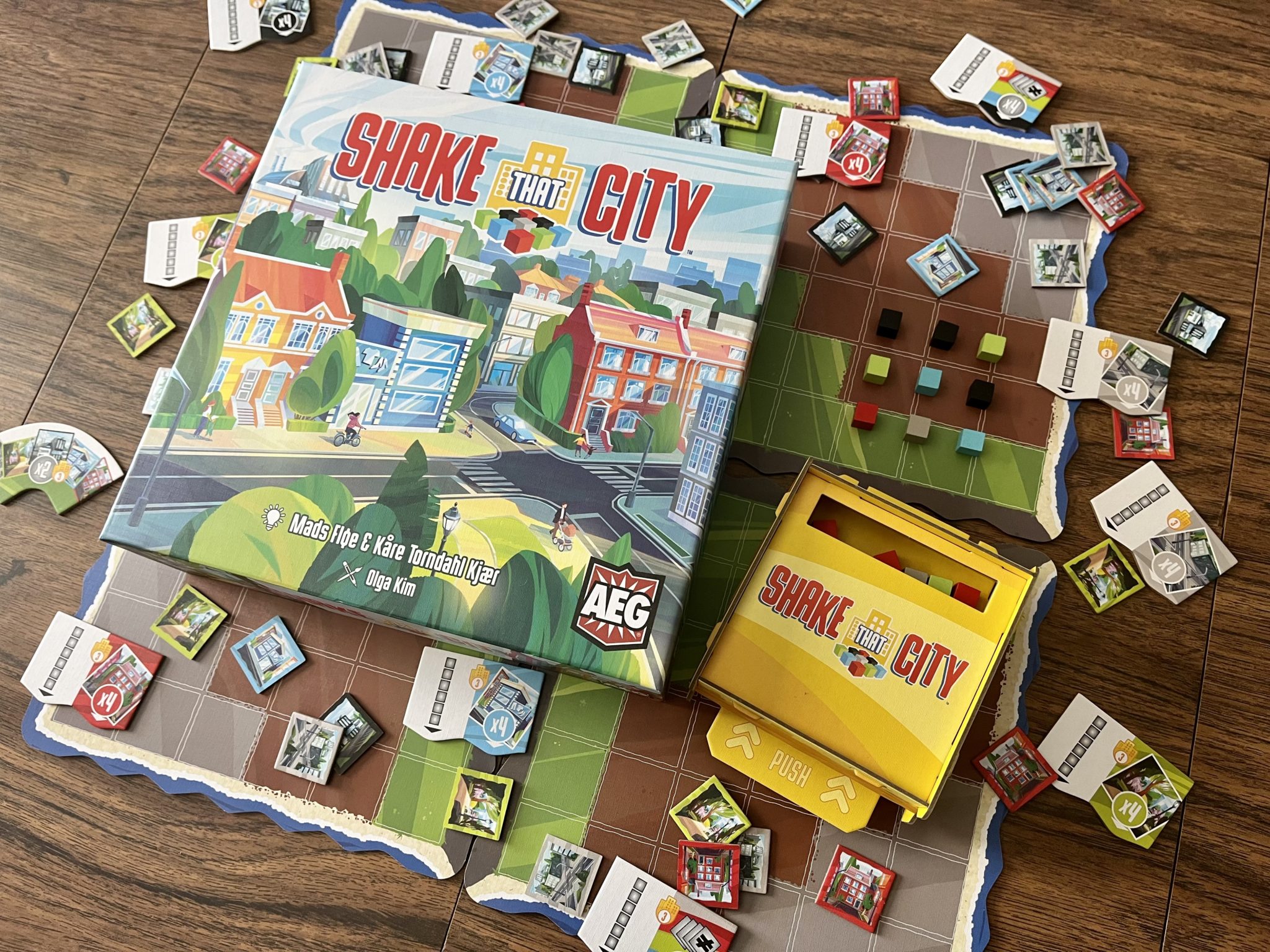 Shake Rattle And No Dice Rollin': Shake That City Review 2 Shake That City components