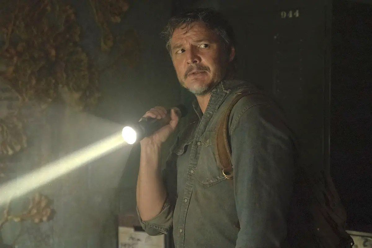 The Last of Us Starts Strong Showing Solid Pilot Plotlines 7 Joel looks concerned.