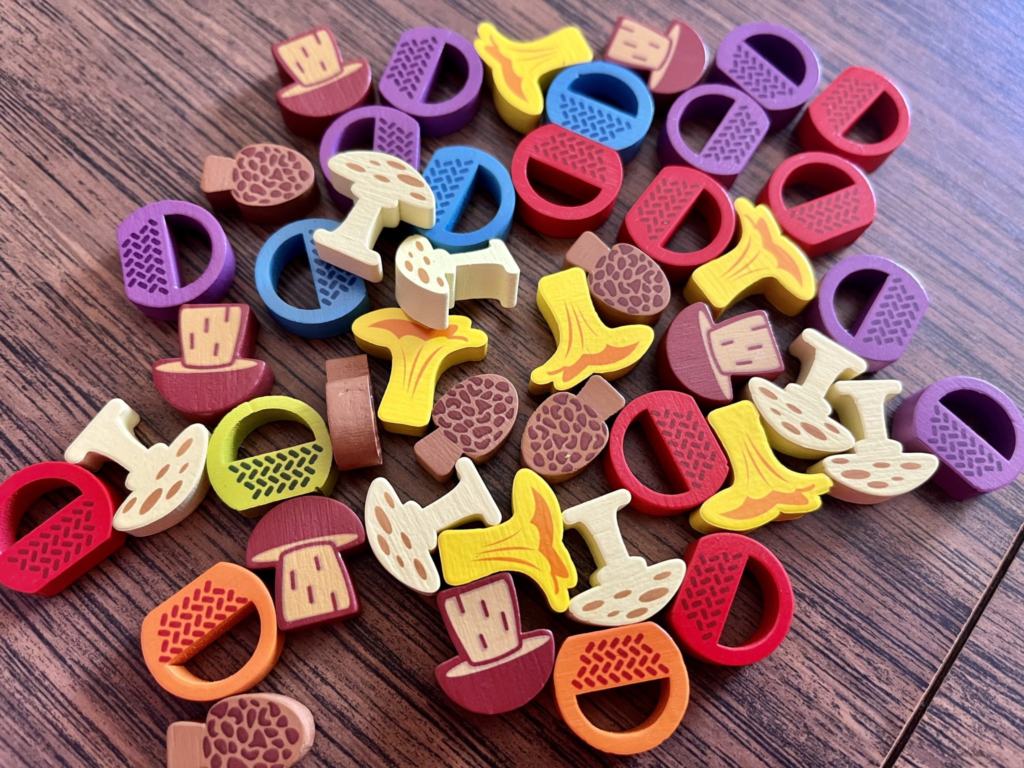 'Wonder Woods' Makes Mushroom Picking A Hard Yet Important Decision 4 Wonder Woods wooden resources