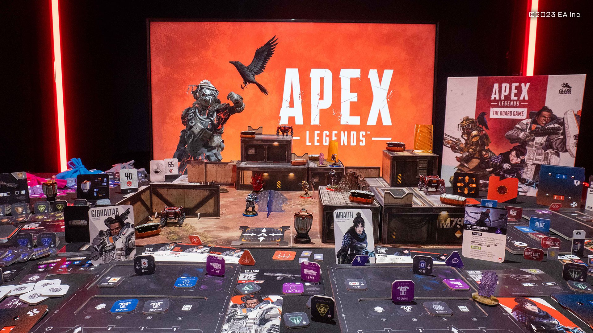 Apex Legends board, components, box, and logo