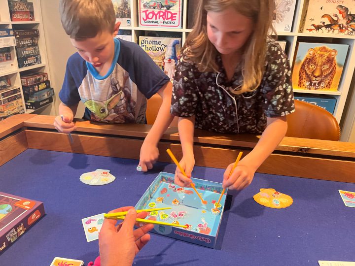 Chip Theory Is Now Publishing High Quality Kid Games - Versus Play Review 4 Chip Theory Kids - Versus Play - Octo Grabbo being played