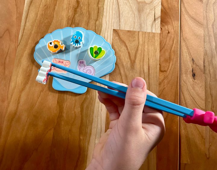 Chip Theory Is Now Publishing High Quality Kid Games - Versus Play Review 7 Chip Theory Kids - Versus Play - Octo Grabbo chip sticks